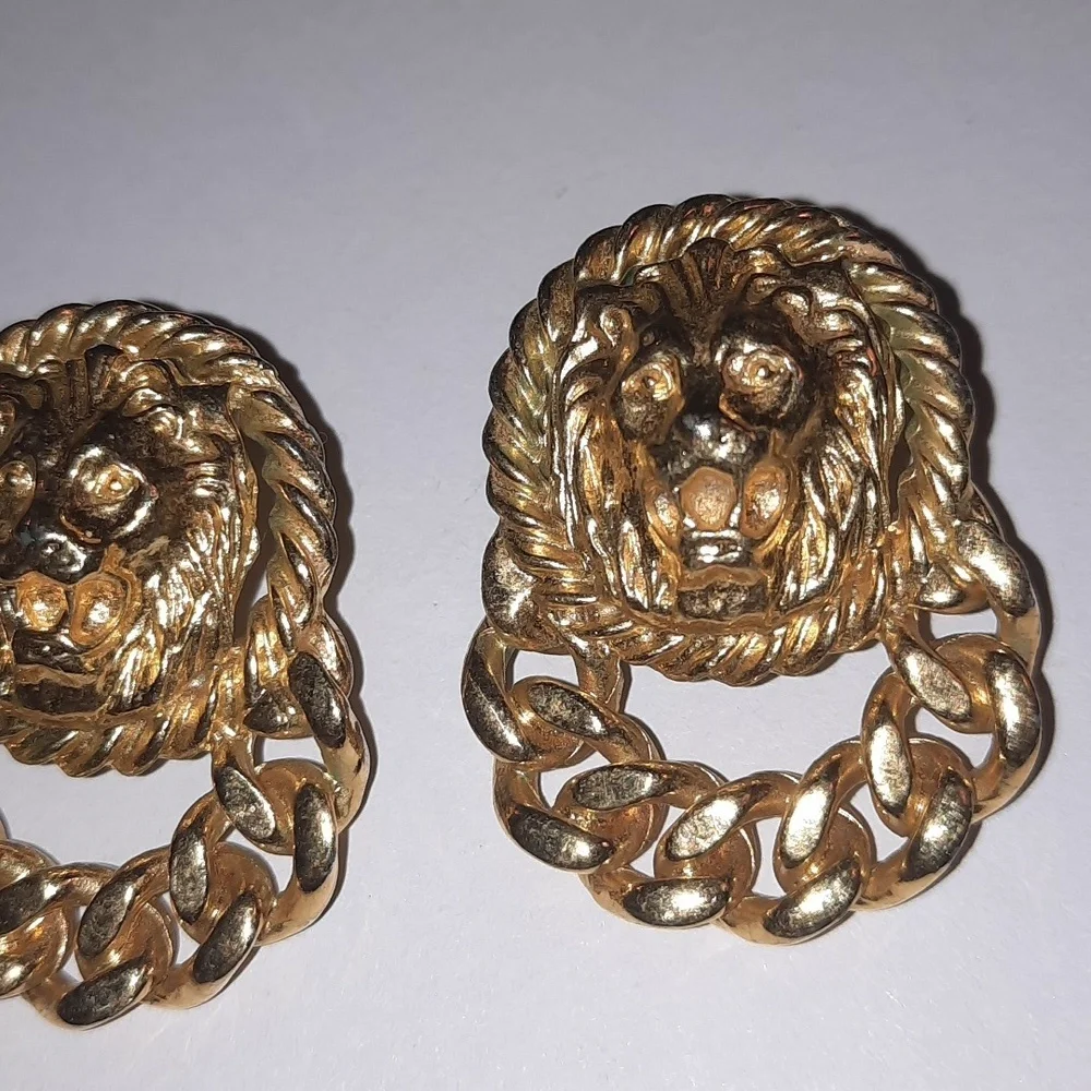 Gold Tiger Chain vintage pierced earrings